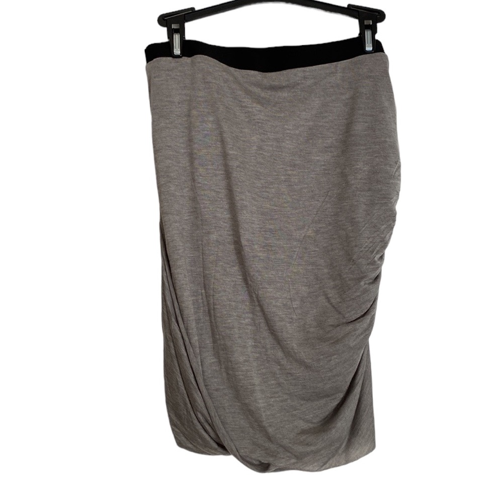 HELMUT LANG layer skirt in light gray. Size medium. Brand new with tag